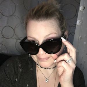 Meet your Posher, Stacy